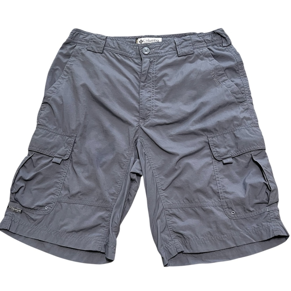 Columbia Gray Men’s Cargo Shorts | Size Small